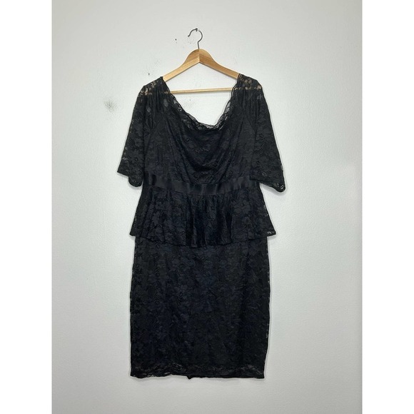 Torrid Mini Lace Off-Shoulder Shift Dress 18 - Picture 2 of 9